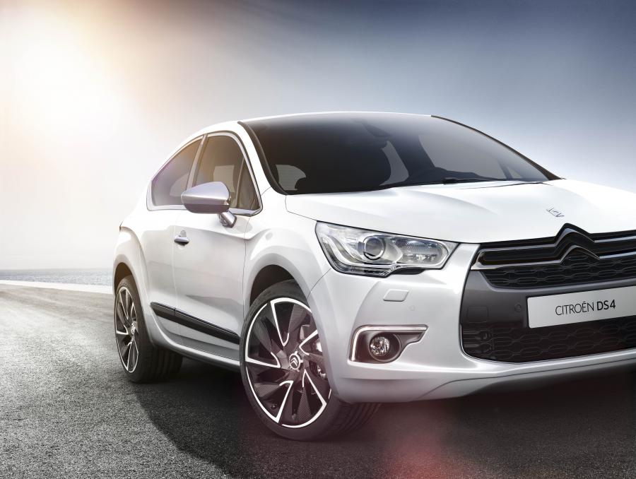  Citroen DS4 2010 года  (фото 51 из 143)